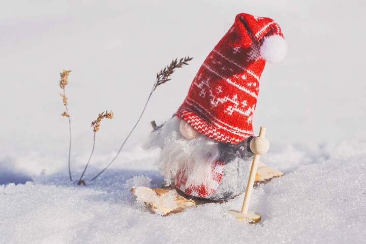 Un bonnet personnalisé comme goodie publicitaire pour les stations de ski